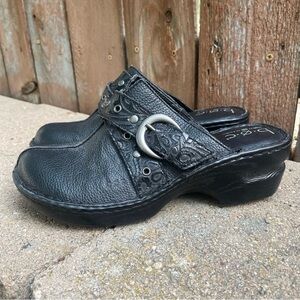 BOC BORN Women’s Black Leather Buckle Strap Slip On Clogs Shoe Size 6
